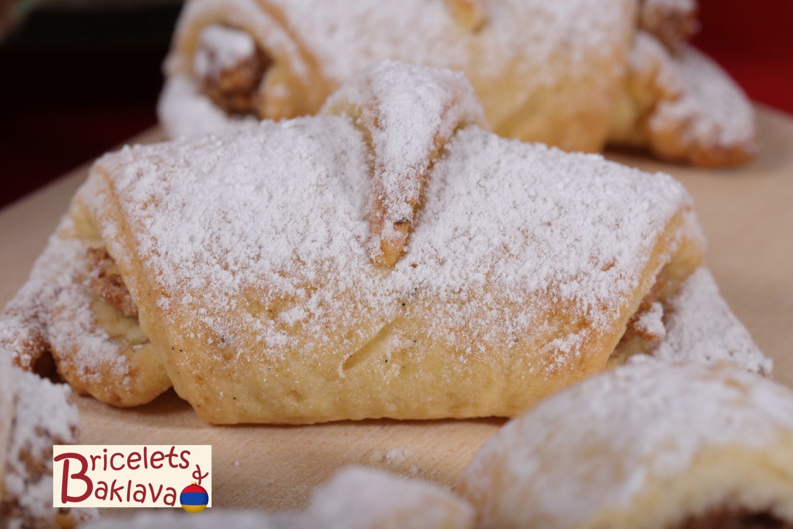 Croissants aux noix arméniens