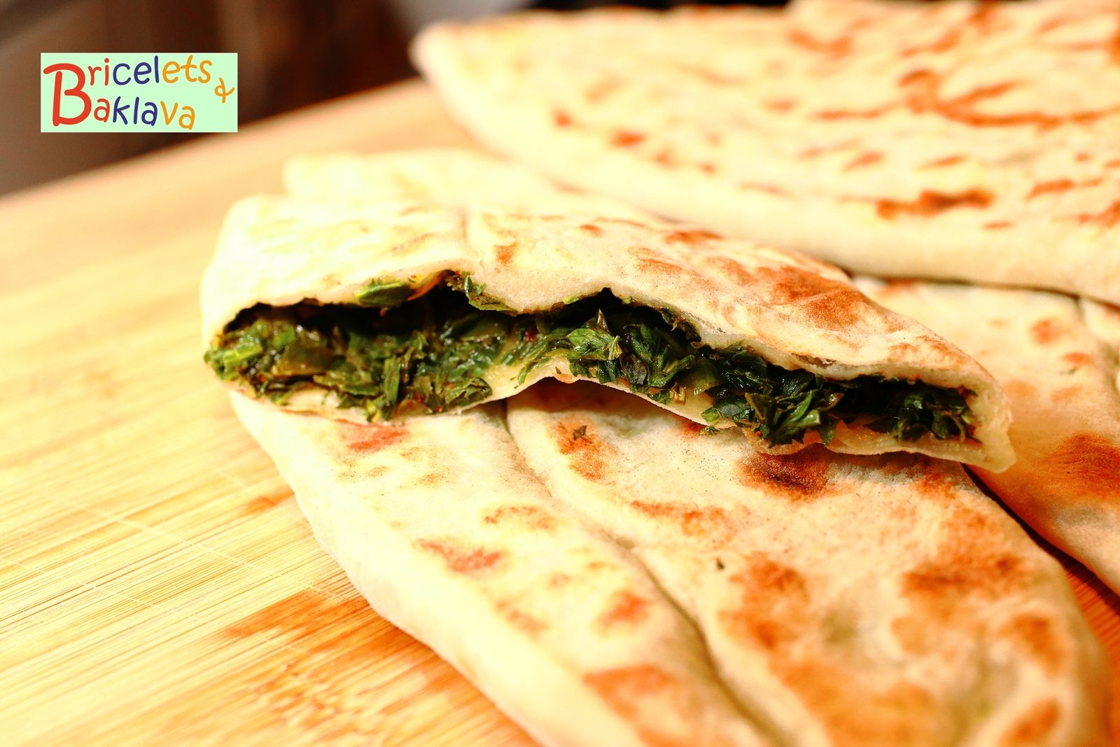 Jingalov hats, pain lavash farci aux herbes