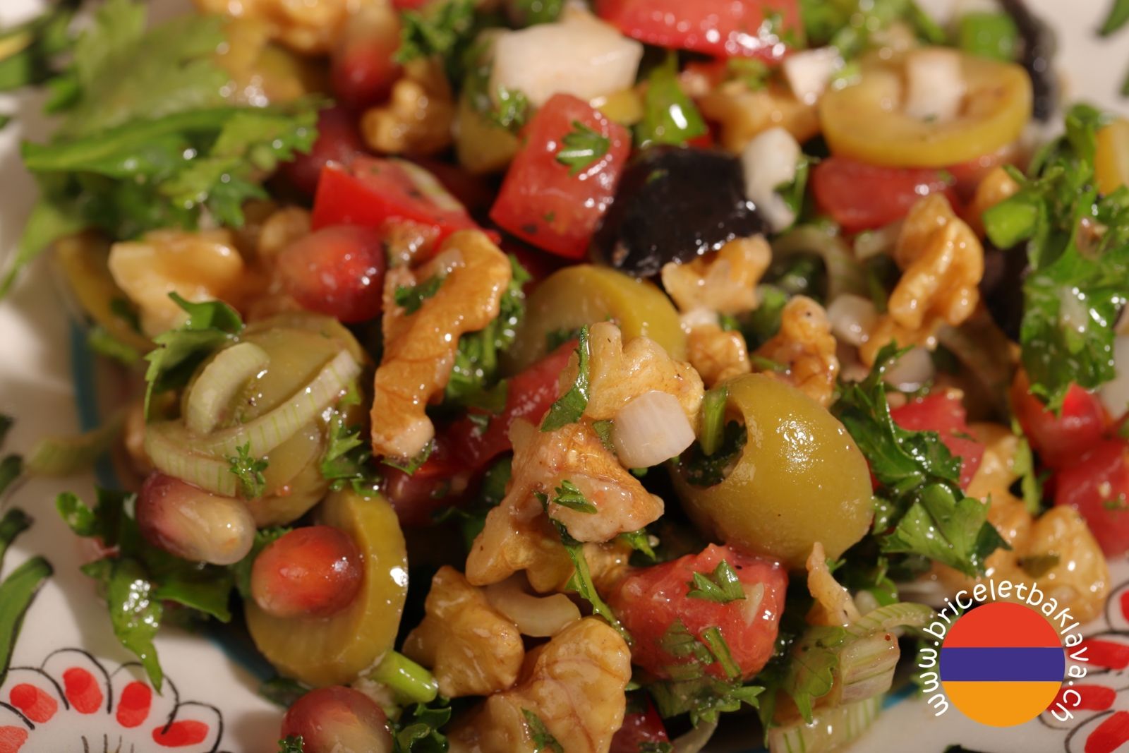 Salade d'olives et de noix