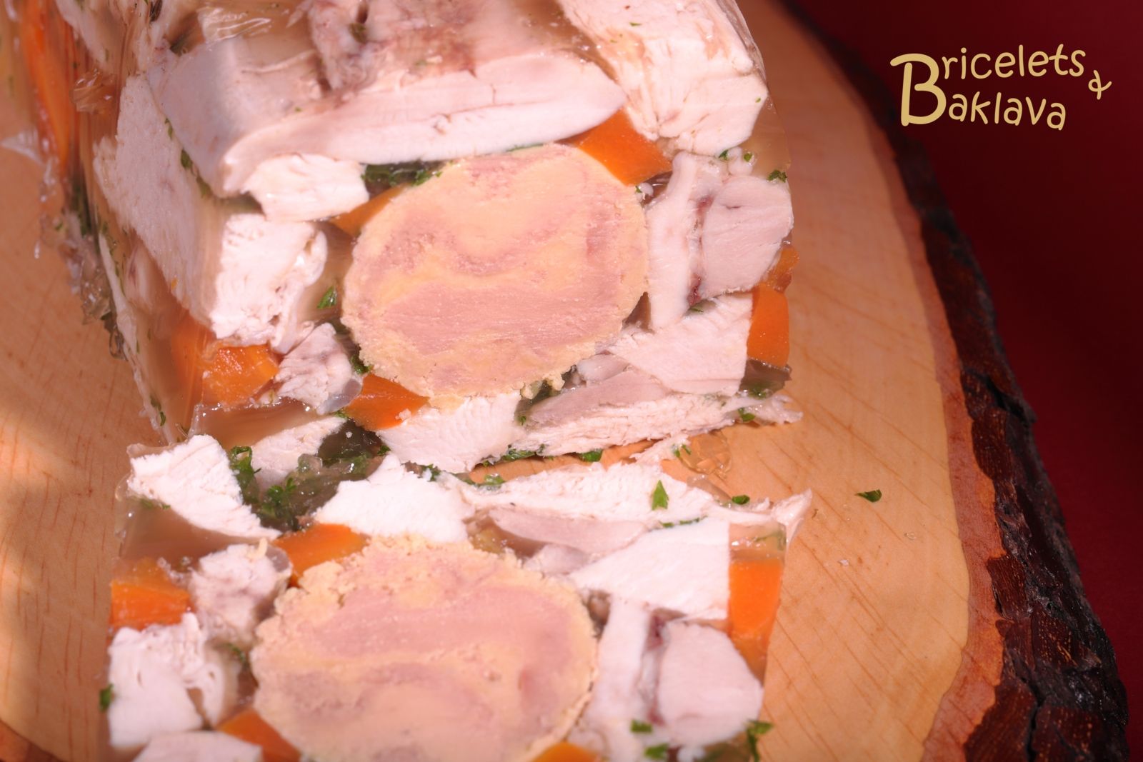 Terrine de poulet en gelée au foie gras