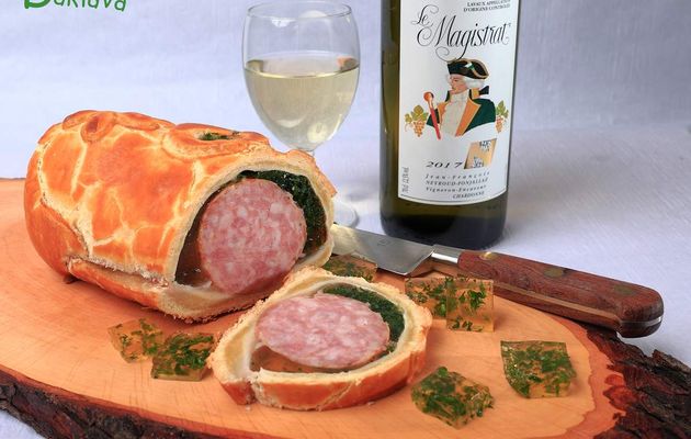Le saucisson vaudois en croûte